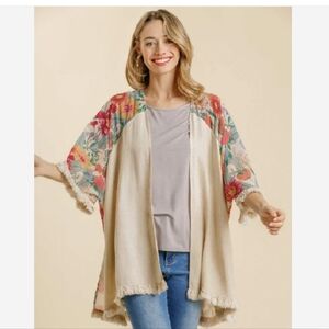 Umgee Women's 3/4 Sleeve Fringe Hem Open Kimono Oatmeal Floral M/L
